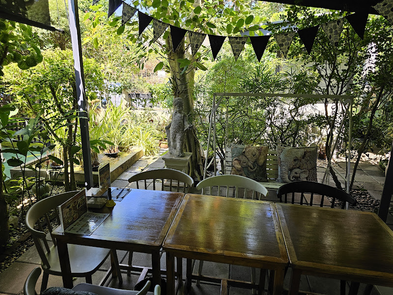 Chernเชิญ อิน โฮม Restaurant