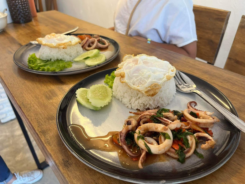 กะเพราตาหนวด ( Kaphrao Ta Nuat )