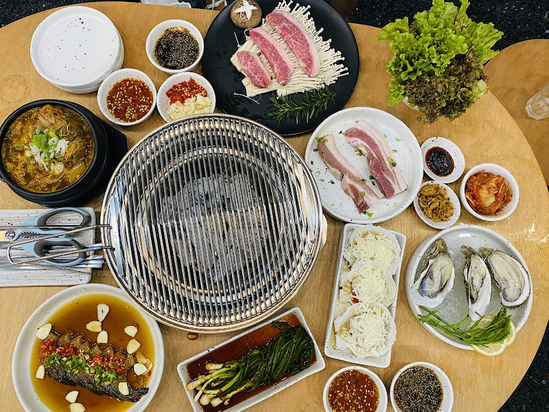 먼데이 다이너 식당 Monday diner Korean restaurant
